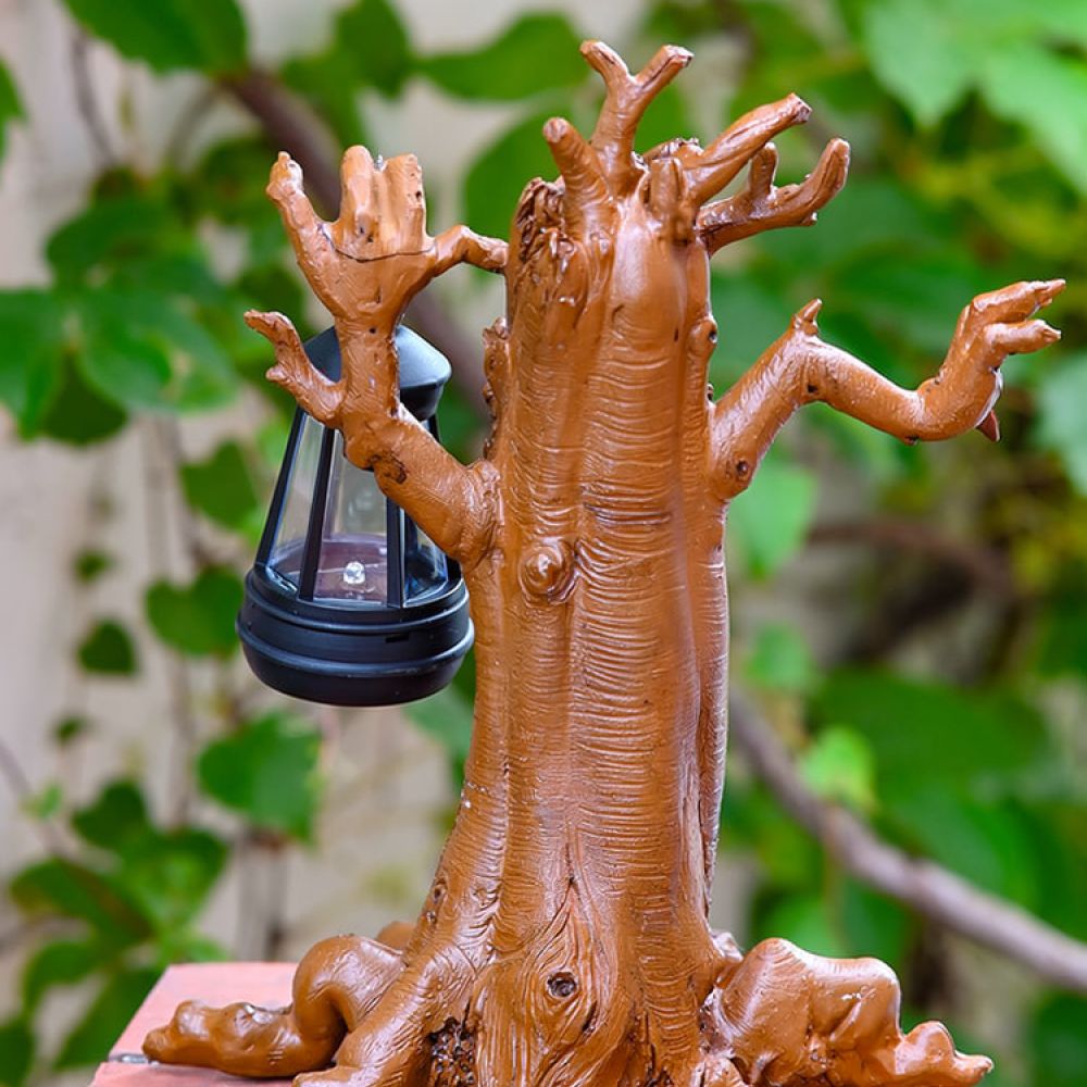 Outdoor Lighting Decor Ideas - Patung Pohon dengan Bahan Resin Bertema